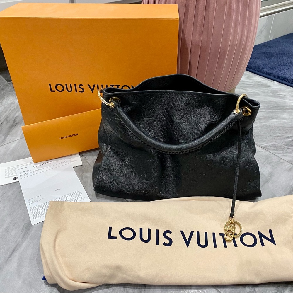 Louis Vuitton Artsy MM